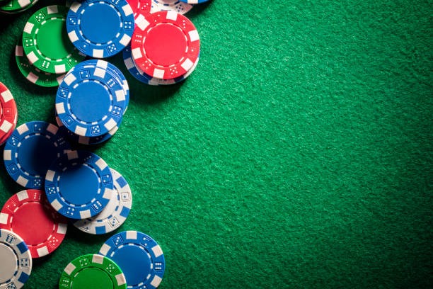 Live dealer blackjack table with professional dealer and real-time card display on situsslot777